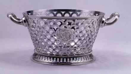 Small basket by Thomas Folkingham, 1711
